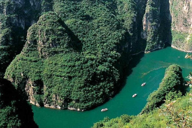 Longqingxia Gorge Cruise and Guyaju Cave Dwellings Private Day Tour - Experience the Best of Beijing’s Hidden Gems: Longqingxia Gorge and Guyaju Caves