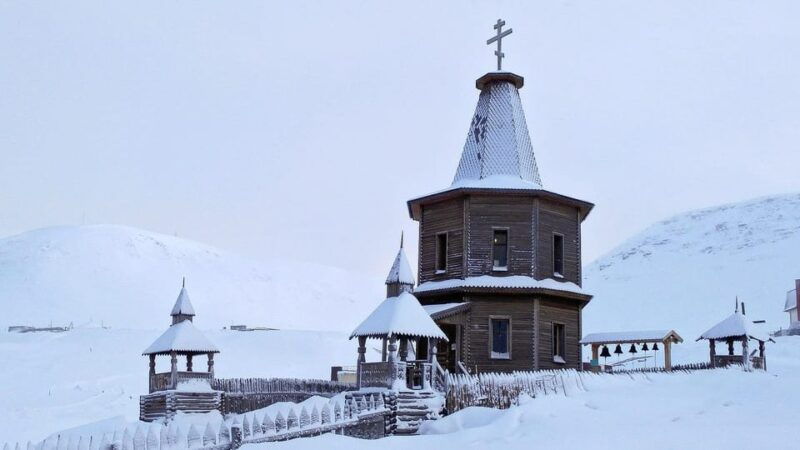 longyearbyen-snowmobile-tour-to-barentsburg-with-lunch