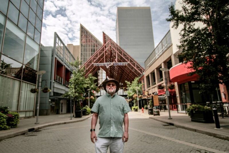 louisville-photoshoot-walking-tour-with-pictures