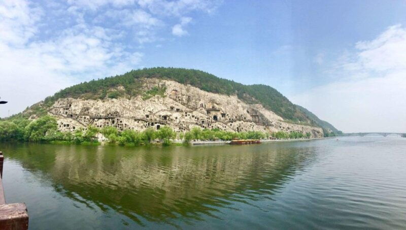 luoyang-classic-day-tour-longmen-grottoes-old-twon-explore