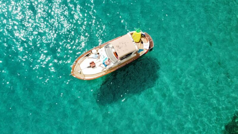 luxury-private-boat-tour-to-elaphiti-islands-6-hours