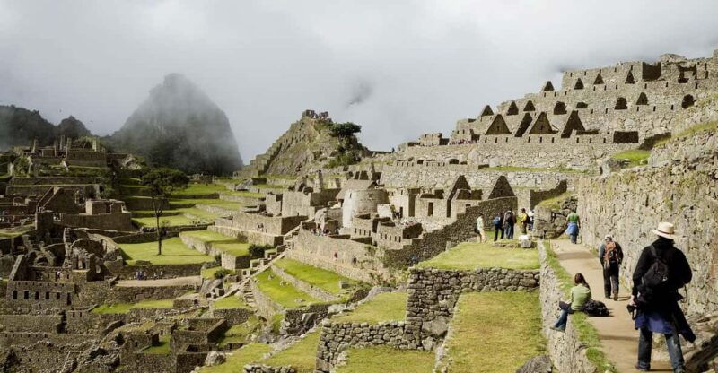 machu-picchu-tour-1-day-voyager-and-expedition-train-cusco