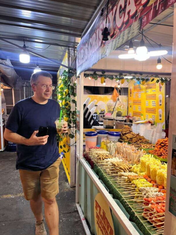manila-night-market-with-local-guide