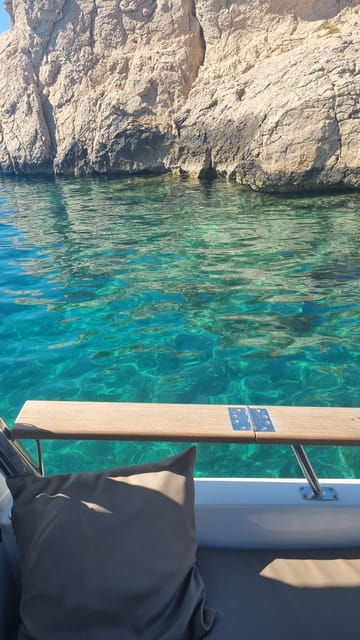 marseille-boat-tour-to-the-calanques-of-the-blue-coast