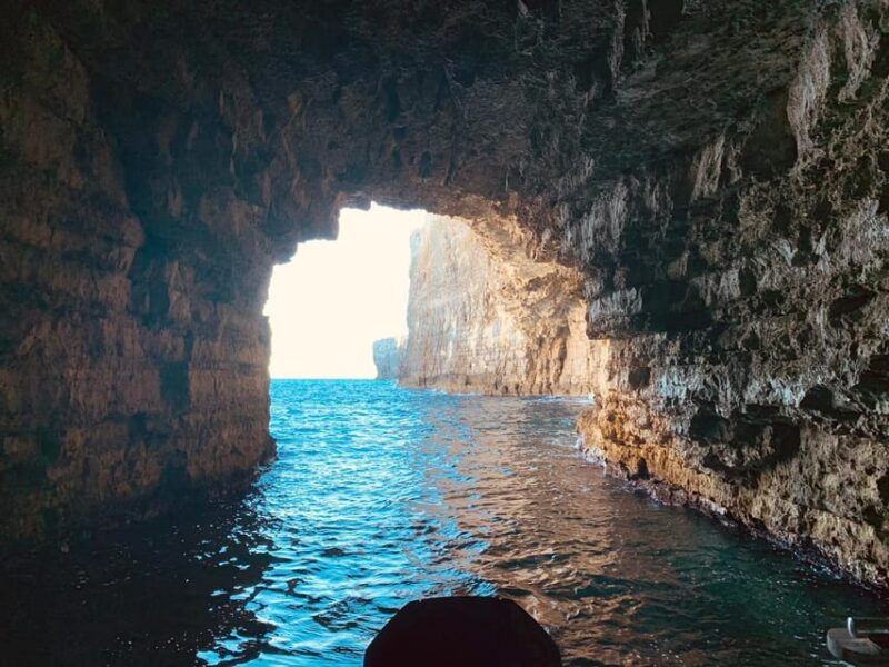 mellieha-1100am-speedboat-round-comino-cave-2h-blue-lagoon