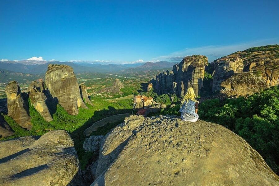 meteora-rocks-and-religious-sites-tour-with-photo-stops