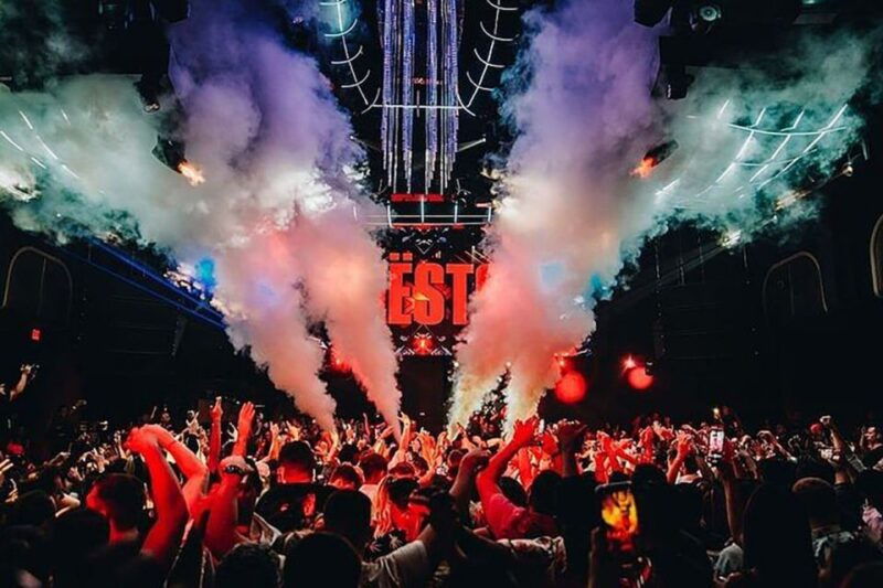 miami-party-bus-club-entry-and-open-bar-night-experience