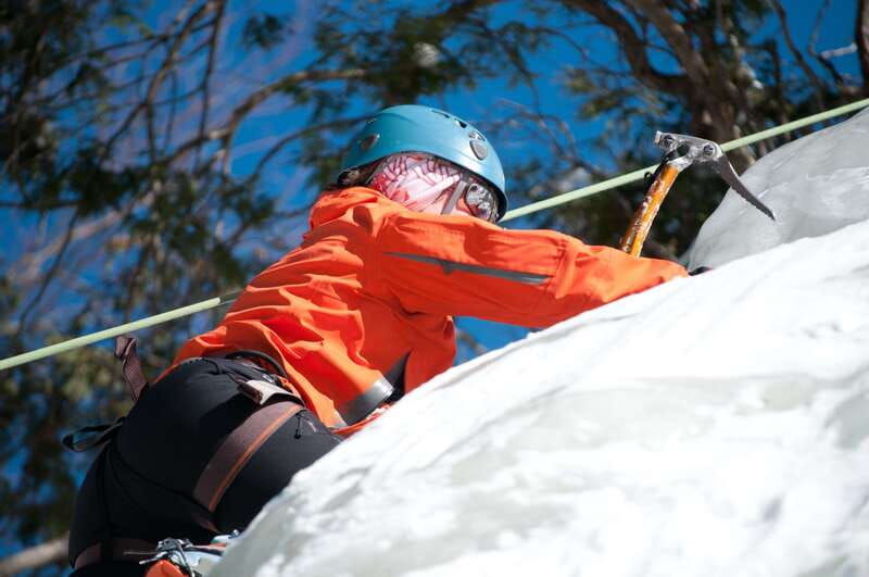 mont-tremblant-ice-climbing-initiation