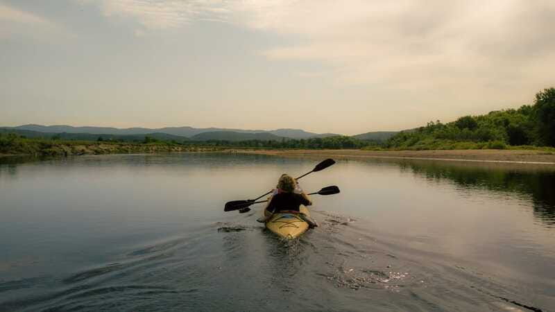 mont-tremblant-self-guided-kayak-paddleboard-on-rouge-river