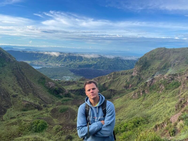 mount-batur-sunrise-climbing-with-professional-guide