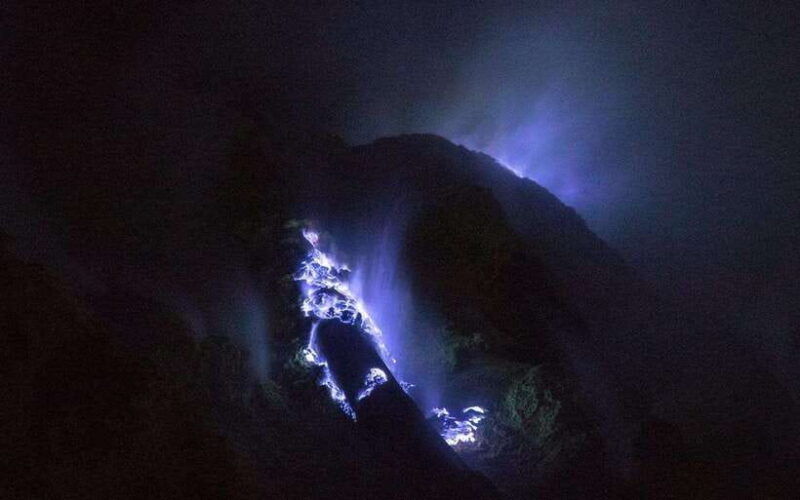 mount-ijen-overnight-adventure-start-from-banyuwangi