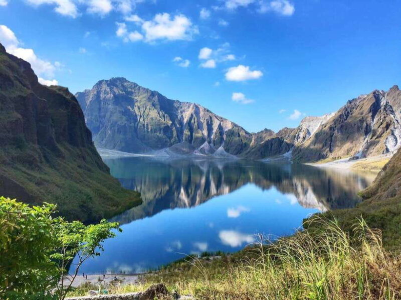 mt-pinatubopinatubo-crater-hike-day-trip-only-from-manila