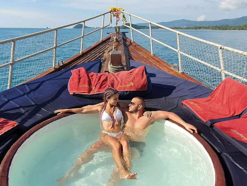 mu-ko-ang-thong-private-day-charter-in-classic-thai-yacht