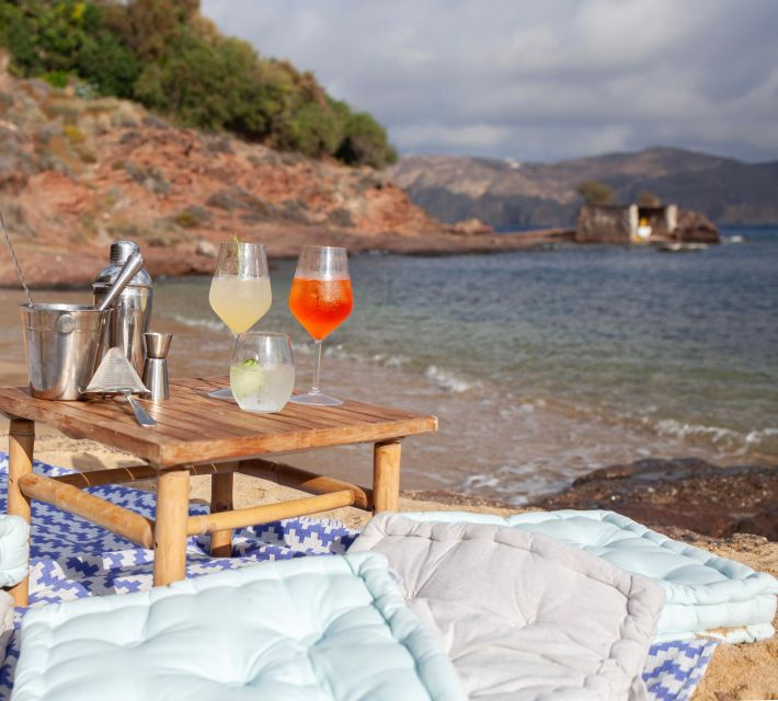 mykonos-sunset-cocktail-making-class-on-a-secluded-beach