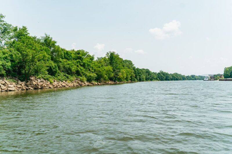 nashville-pontoon-party-cruise-with-a-captain