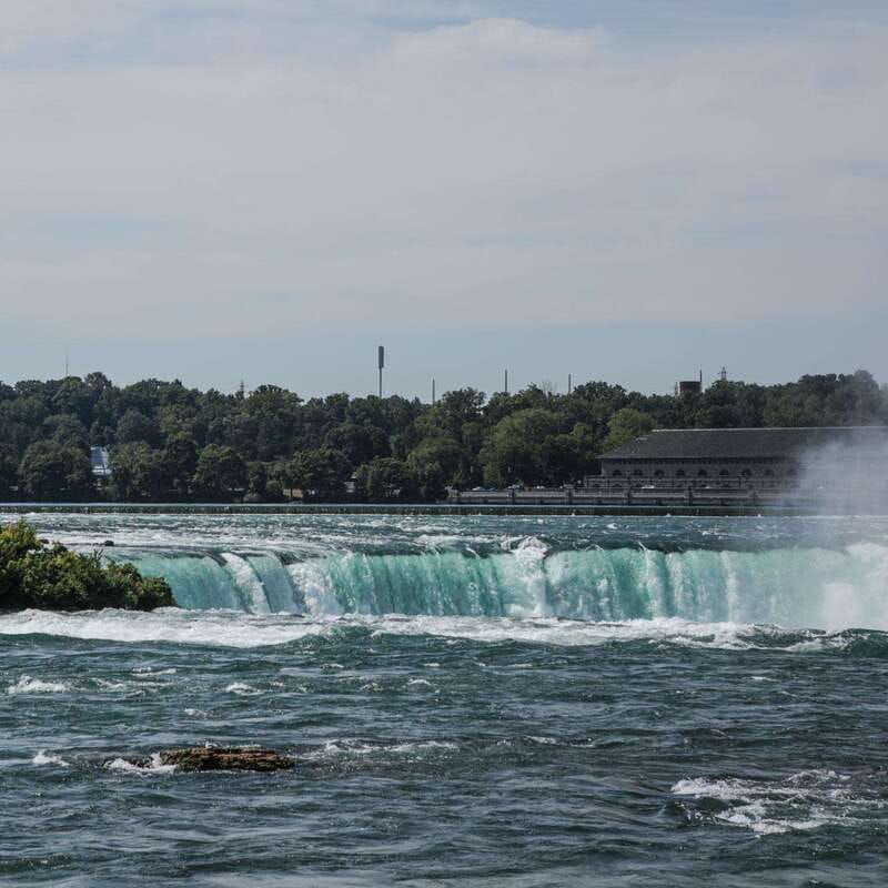 new-york-city-niagara-falls-overnight-guided-trip-2