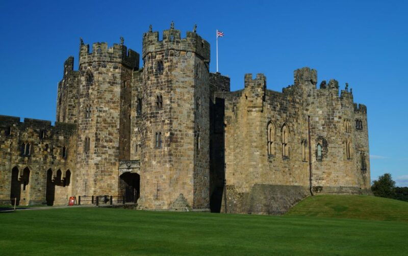 newcastle-alnwick-and-warkworth-castle-guided-tour
