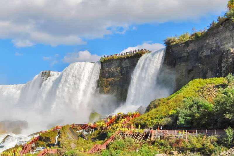 niagara-falls-canadian-and-american-deluxe-day-tour-2