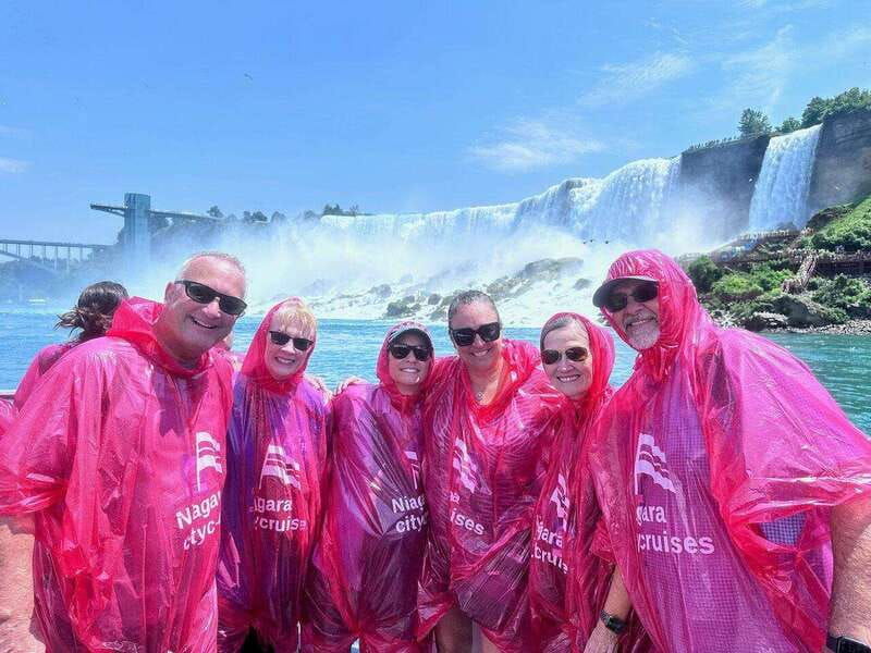niagara-falls-tour-boat-cruise-behind-the-falls-skylon-2