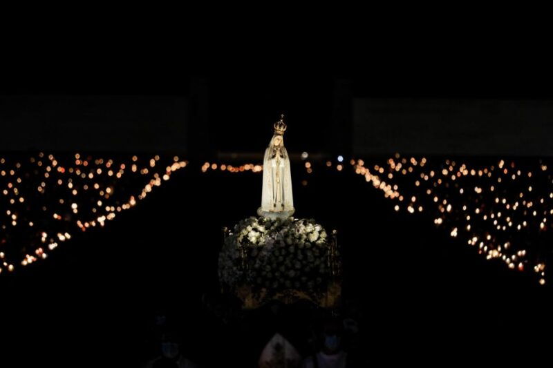 night-trip-to-fatima-candlelight-procession