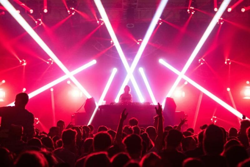 nightclub-entry-at-gdansk-bunkier-with-a-welcome-shot