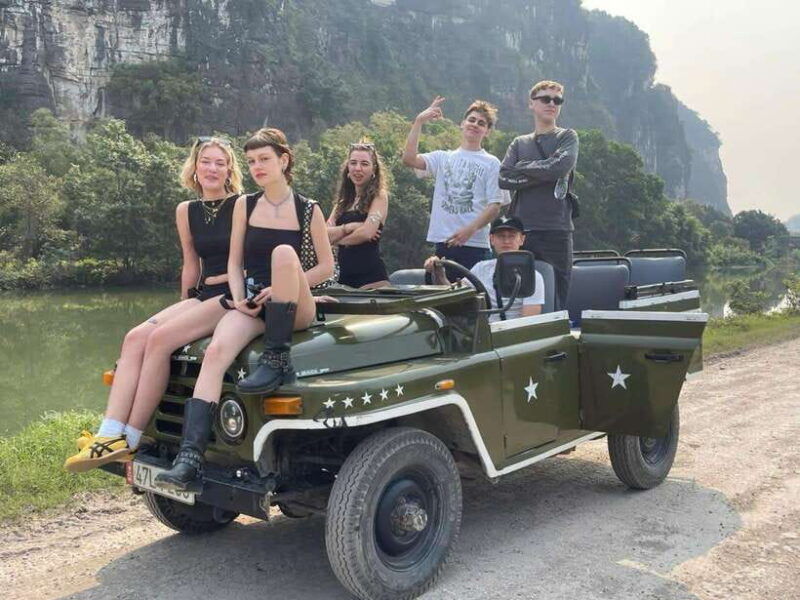ninh-binh-private-jeep-tour-hoa-lu-trang-an-mua-cave
