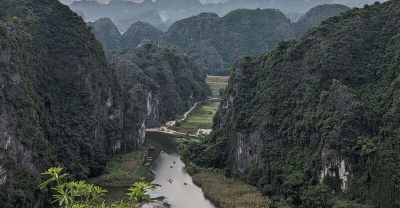 ninh-binh-tour-hoa-lu-tam-coc-trang-an-mua-cave