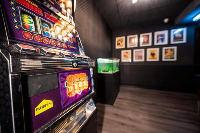 nuremberg-scavenger-escape-room-experience-gangstas-cage