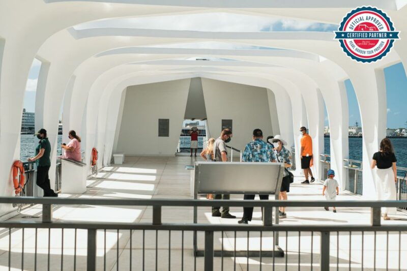 oahu-pearl-harbor-arizona-memorial-honolulu-city-tour