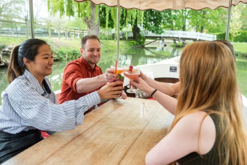 oxford-evening-sightseeing-river-cruise-with-a-cocktail
