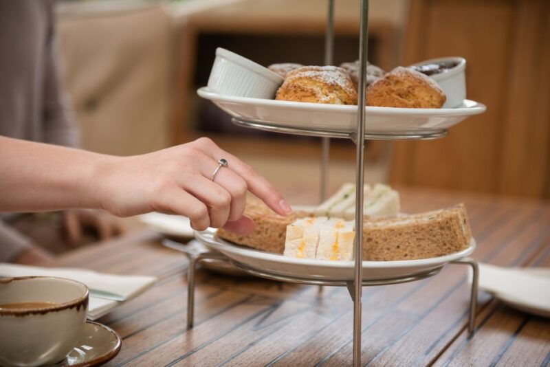 oxford-sightseeing-river-cruise-with-afternoon-tea