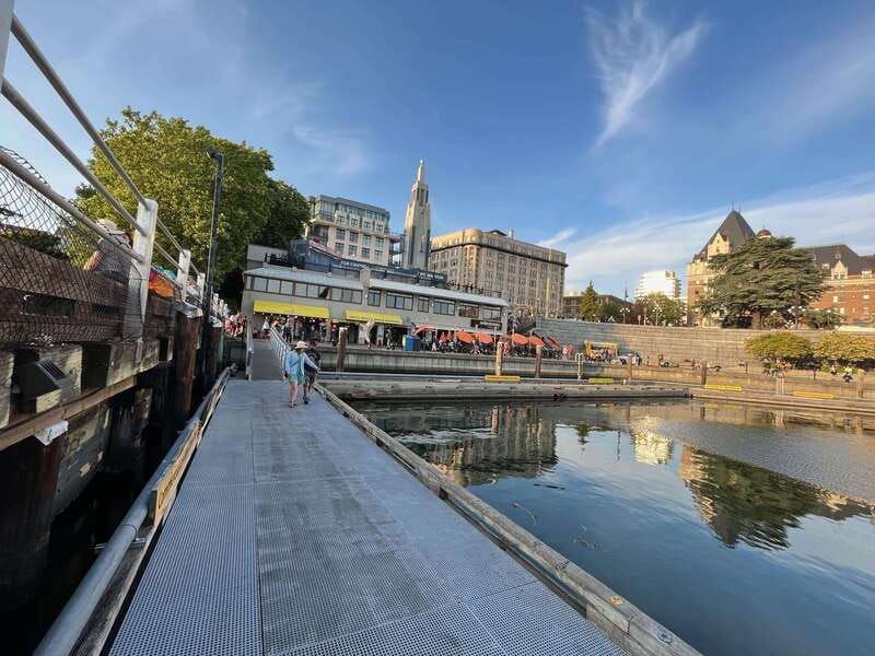 paddle-the-heart-of-downtown-victoria