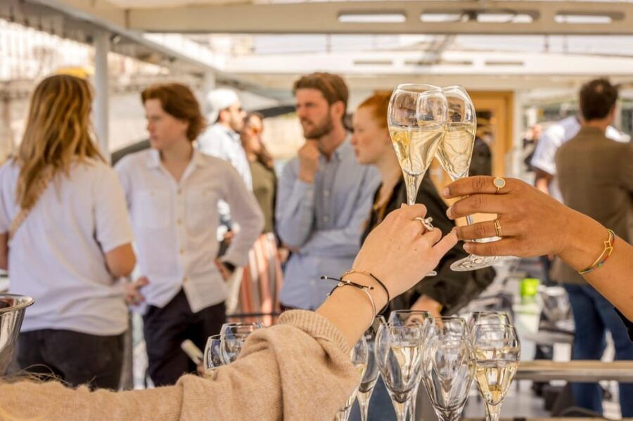 paris-champagne-tasting-cruise-departure-from-eiffel-tower