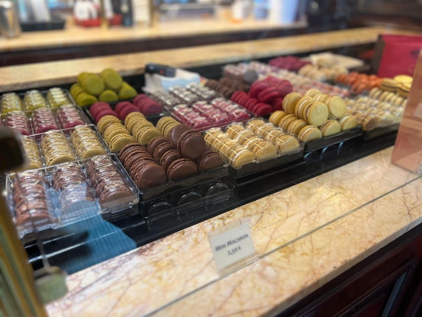 paris-guided-montmartre-walking-tour-with-food-wine