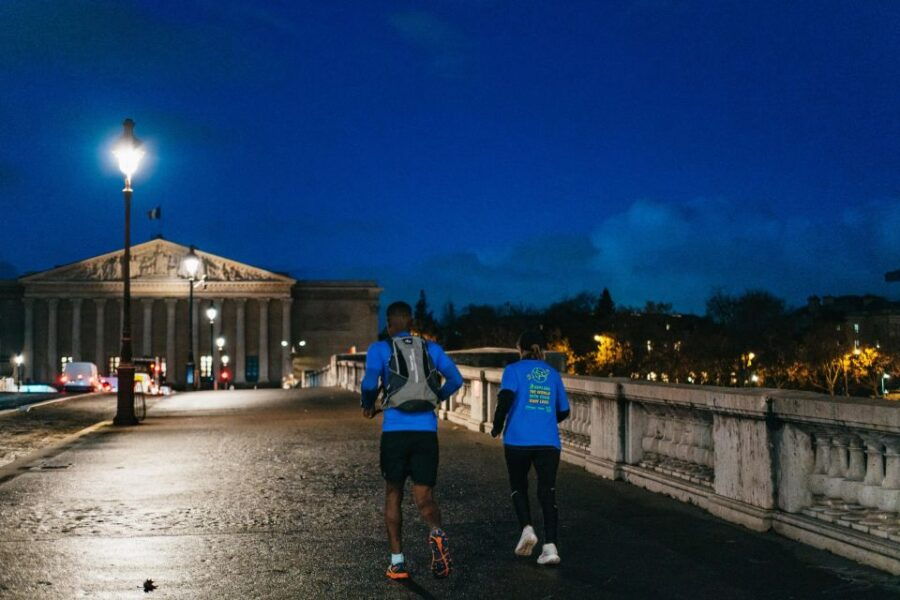 paris-sunrise-running-and-sightseeing-group-tour