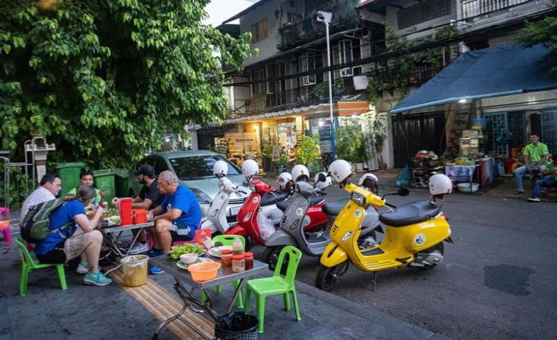 phnom-penh-morning-foodie-market-tour-by-vespa