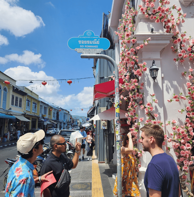 phuket-old-town-morning-street-art-walking-tour-with-lunch