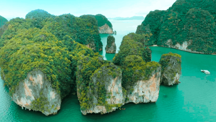 phuket-private-luxury-vintage-boat-trip-to-phang-nga-bay