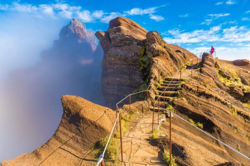 pico-areeiro-to-pico-ruivo-madeira-island-walk