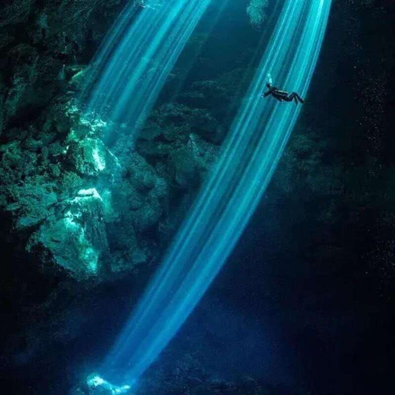 playa-del-carmen-diving-at-cenote-dos-ojos