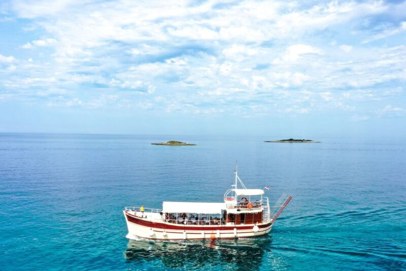 porec-panoramic-morning-cruise-among-20-islands-with-drinks