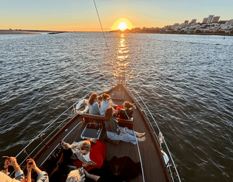 porto-classic-sailboat-cruise-along-the-douro-river