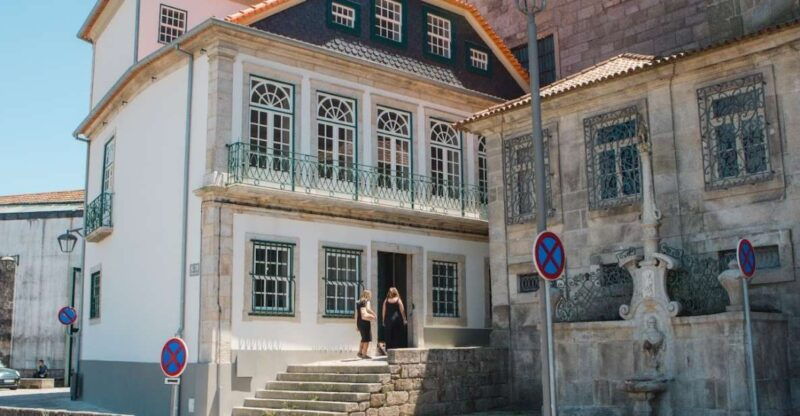 porto-museu-do-vitral-entry-ticket-and-wine-tasting