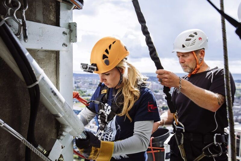 portsmouth-spinnaker-tower-abseiling-experience
