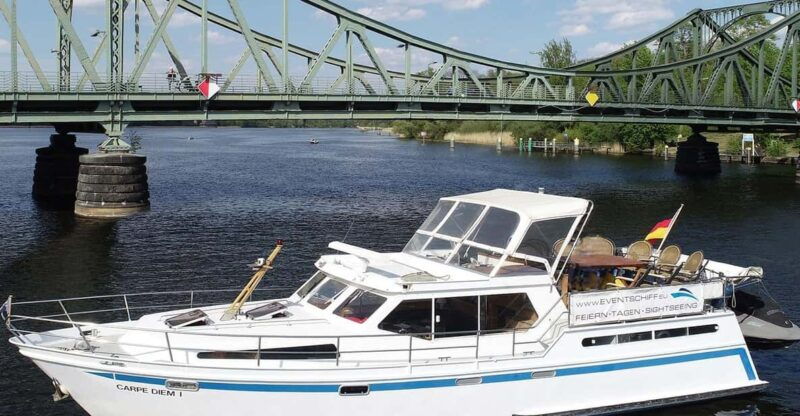 potsdam-yacht-cruise-lakes-of-berlin-castles-nature