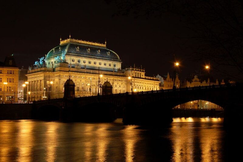 prague-city-tour-and-dinner-cruise-with-hotel-pickup