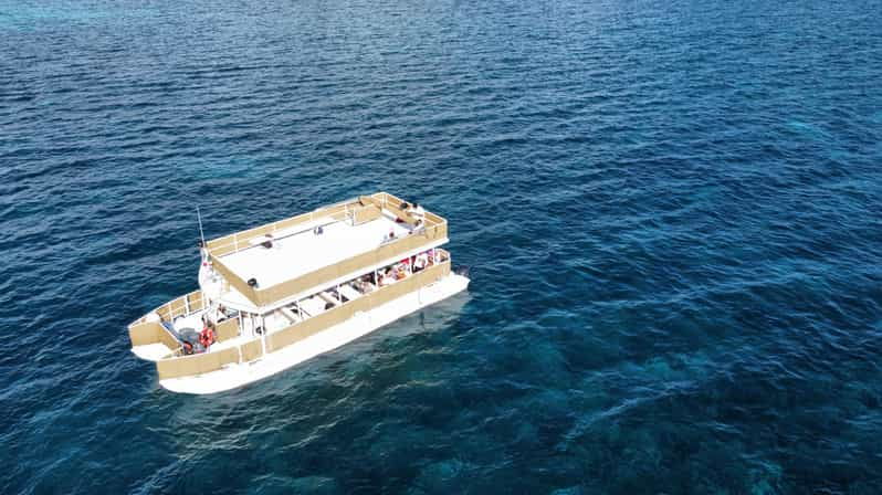 premium-snacks-catamaran-and-open-bar