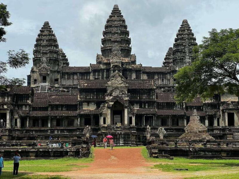 private-angkor-temples-with-spanish-guide