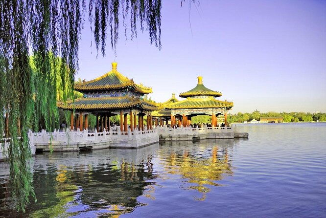 Private Beijing Jingshan Hill, Beihai, and Hutongs with Imperial Lunch/Dinner - Exploring Beijing’s Hidden Gems: A Detailed Review of the Private Jingshan Hill, Beihai, and Hutongs Tour