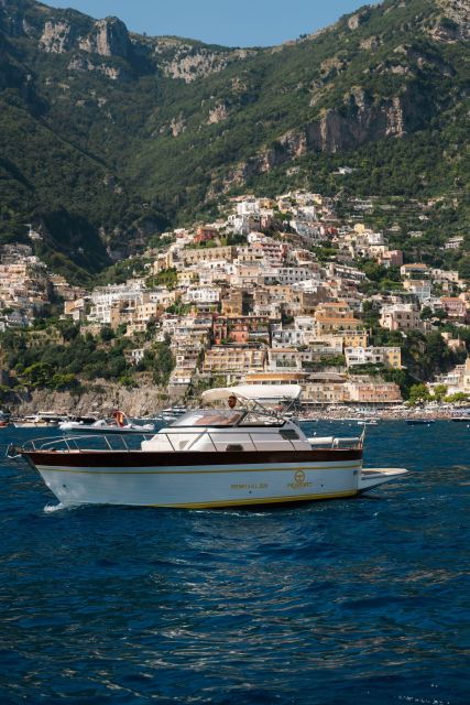 private-boat-tour-to-capri-from-positano
